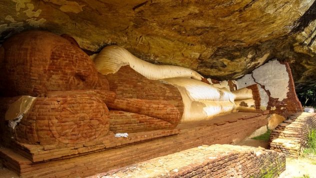 Prorider Trip Sri Lanka Beauty Dambulla Buddha Temple Near Sigiriya